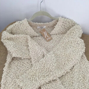 CiCi women’s Beige Knit Sequined Pullover Sweater NWT